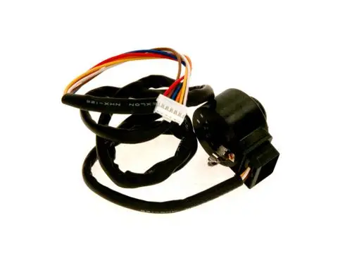 Schwarze Spule mit mehreren Anschlussdrähten in verschiedenen Farben, vermutlich von Bosch, zur Verwendung in elektrischen Anwendungen oder Automobilen.